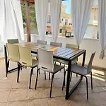 Vacation Vibes - Modern In Near Sea Διαμέρισμα