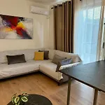 Vacation Vibes - Modern In Near Sea Διαμέρισμα