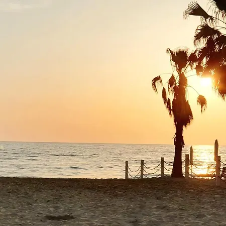 Vacation Vibes - Modern In Near Sea غوليم