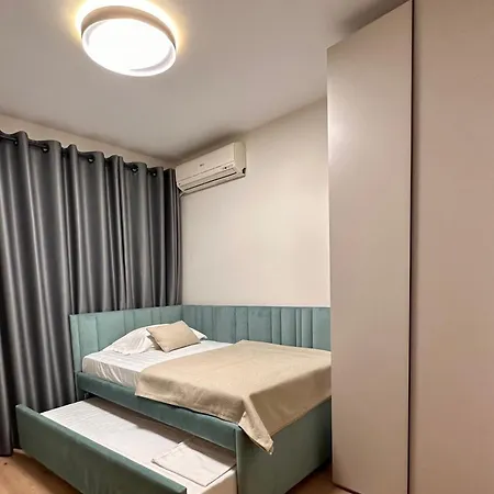 Vacation Vibes - Modern In Golem Near Sea