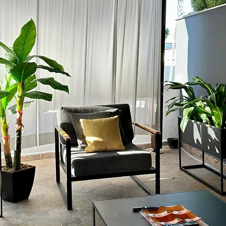 Vacation Vibes - Modern In Near Sea Apartament
